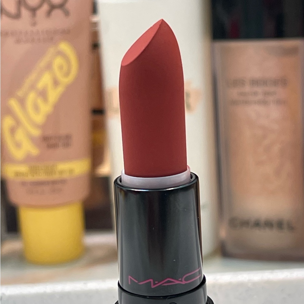MAC ~ ‘LUCK BE A LADY’ 2021 Moon Masterpiece Lipstick ~ LE, FS, & RARE ~ NIB - Picture 5 of 16